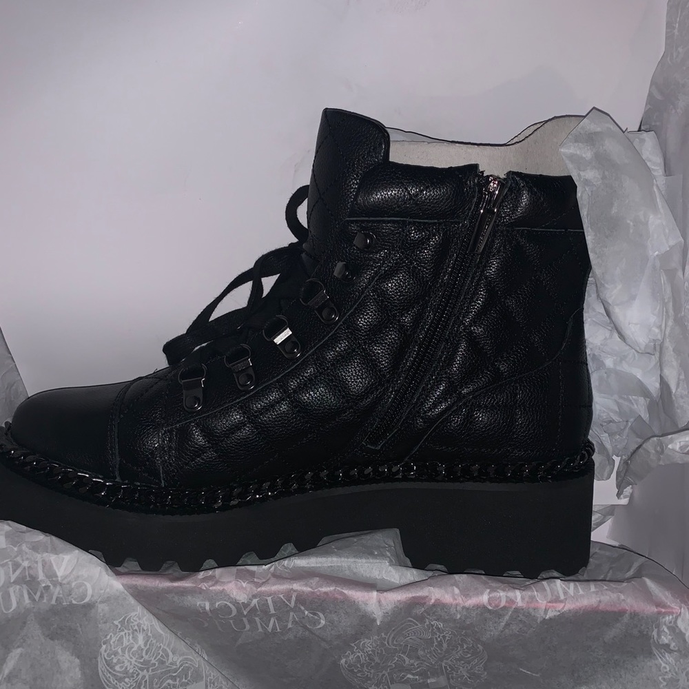 New Never worn Vince Camino boots!